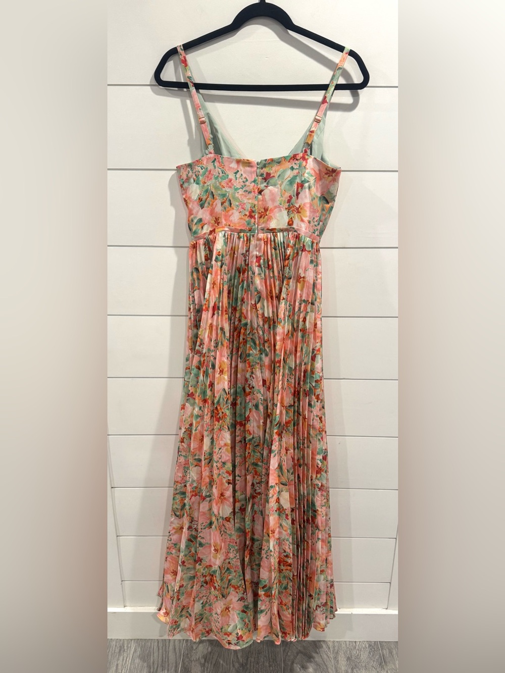 NWT Hutch Kylan floral pleated maxi dress - Picture 9 of 11